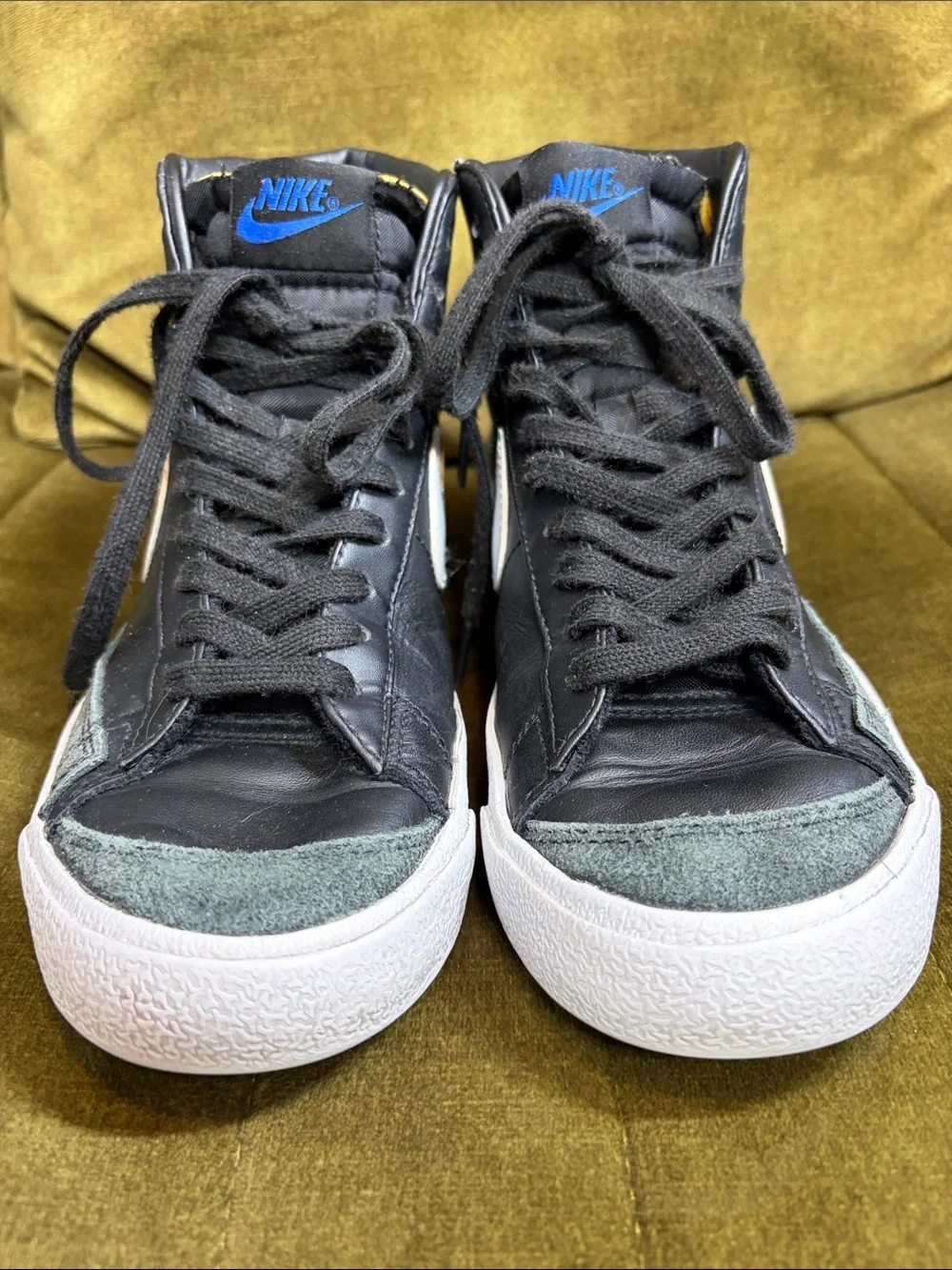 Nike Blazer Mid 77 SE Sisterhood Black Metallic Gold size 9